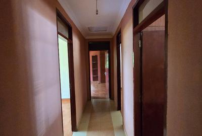 4 Bed House with En Suite in Loresho - 4