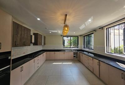 5 Bed House with En Suite in Loresho - 4