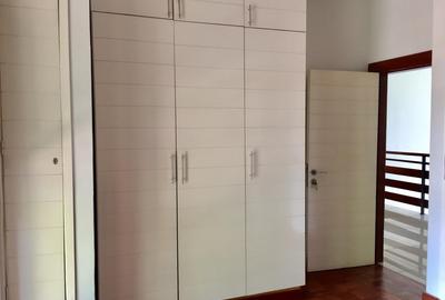 3 Bed Apartment with En Suite in Westlands Area