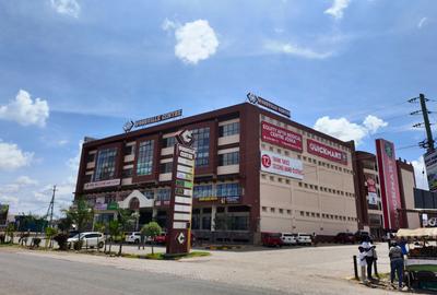 400 ft² Commercial Property at Joska