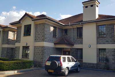 5 Bed Townhouse with En Suite at Elmollo Drive