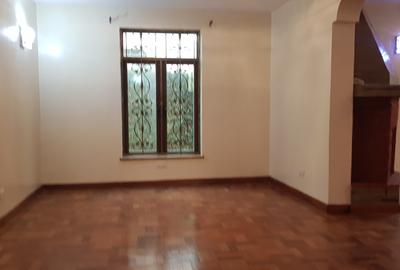 5 Bed Townhouse with En Suite at Lavington Road - 4