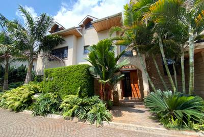 5 Bed Townhouse with En Suite in Lavington