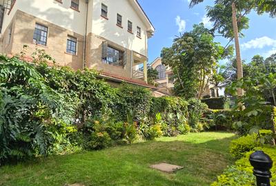 5 Bed Townhouse with En Suite at Lavington Green - 4