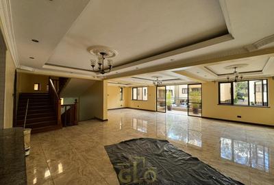 5 Bed Townhouse with En Suite in Lavington