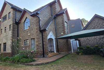 5 Bed Townhouse with En Suite at Lavington Green - 2