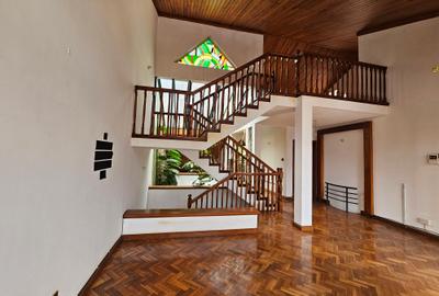 4 Bed Townhouse with En Suite at Denis Pritt - 2