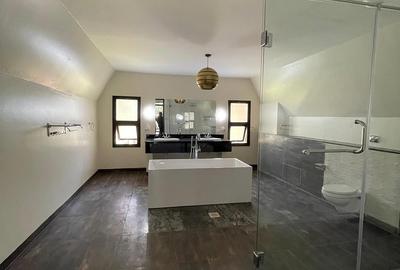 5 Bed Villa with En Suite at Karen