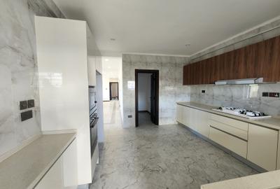 Furnished 3 Bed Apartment with En Suite at Mandera Road - 4