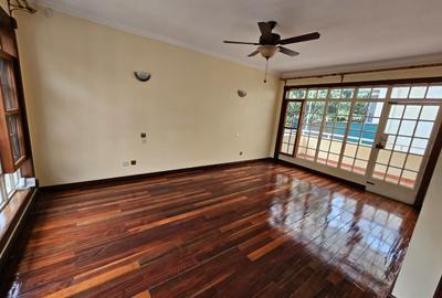 4 Bed Townhouse with En Suite in Spring Valley - 4