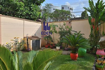 5 Bed Townhouse with En Suite in General Mathenge