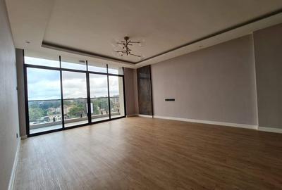 2 Bed Apartment with En Suite in Westlands Area
