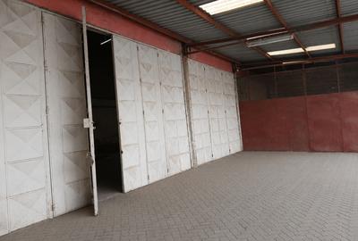 10,000 ft² Warehouse in Industrial Area - 4