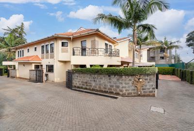 4 Bed Townhouse with En Suite in Lavington