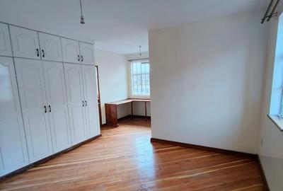 3 Bed Apartment with En Suite at Valley Arcade