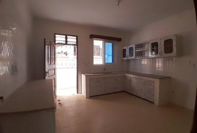 3 Bed Apartment with En Suite in Nyali Area - 2