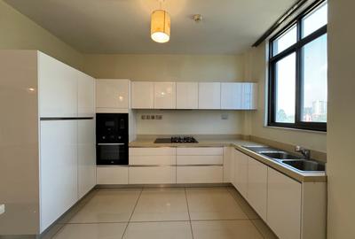 3 Bed Apartment with En Suite in Parklands - 3