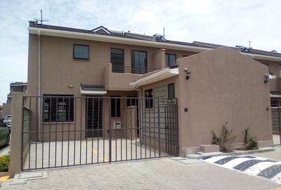 5 Bed Townhouse with En Suite at Syokimau