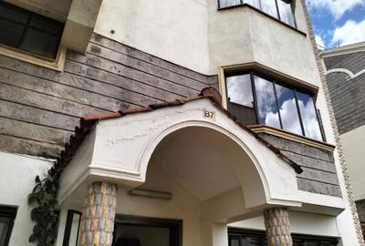 4 Bed Townhouse with En Suite in Westlands Area
