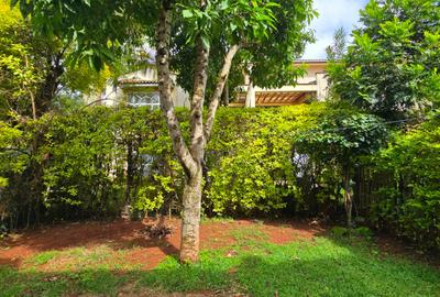 5 Bed Townhouse with En Suite in Brookside - 3