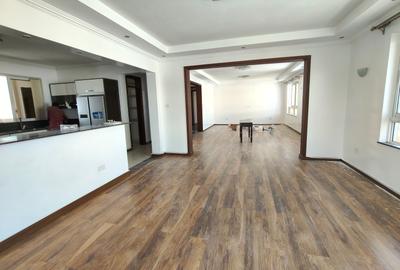 4 Bed Apartment with En Suite at Brookside Drive - 4