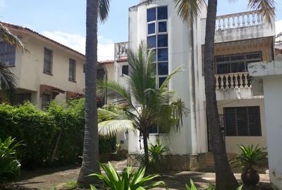 5 Bed Villa in Kizingo