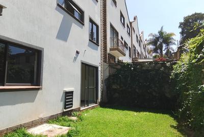 4 Bed Townhouse with En Suite in Runda - 2