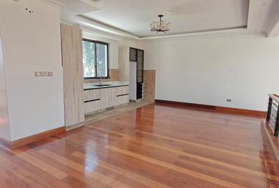8 Bed Townhouse with En Suite at Karen - 4
