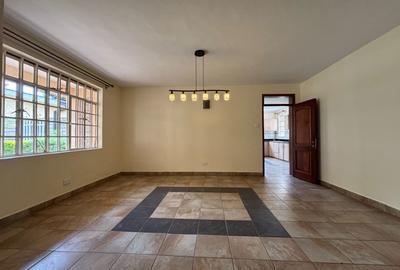 4 Bed House with En Suite in Rosslyn - 4