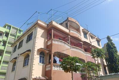 10 Bed Apartment with Borehole at Mwembelegza