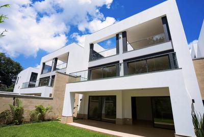 5 Bed House with En Suite at Kyuna - 3