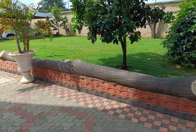 3 Bed House with Garden in Runda