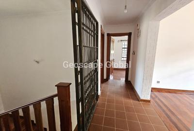 5 Bed House with En Suite in Spring Valley