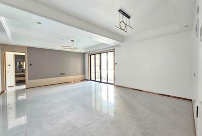 2 Bed Apartment with En Suite in Riverside - 2