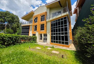 5 Bed Townhouse with En Suite in Lavington - 4