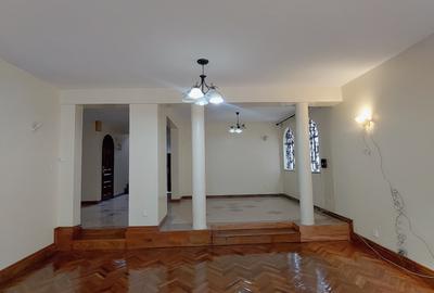 5 Bed Townhouse with En Suite in Riverside