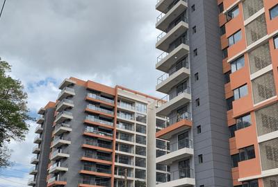2 Bed Apartment with En Suite in Lavington