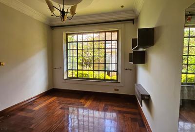 3 Bed House with En Suite in Runda - 3