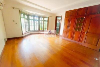 5 Bed House with En Suite in Kyuna