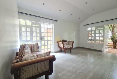 1 Bed House with En Suite at Karen - 3
