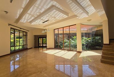 5 Bed House with En Suite in Runda - 4