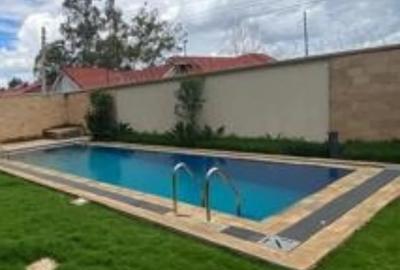 5 Bed Villa with En Suite at Lavington Green - 2