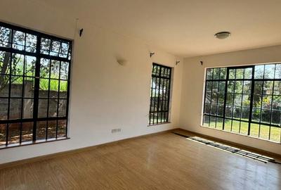 4 Bed House with En Suite in Runda - 3