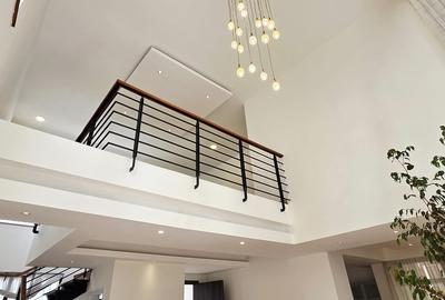 4 Bed Apartment with En Suite at Riverside Drive - 2