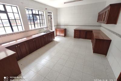 4 Bed Townhouse with En Suite in Lavington