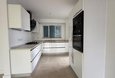 2 Bed Apartment with En Suite in Westlands Area