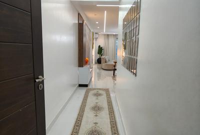 Serviced 2 Bed Apartment with En Suite at Tudor - 4