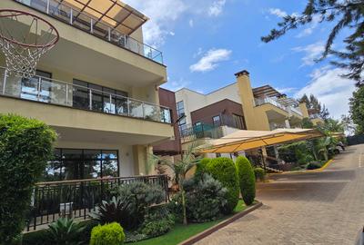 5 Bed Townhouse with En Suite at Lavington Green - 2