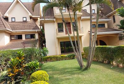 5 Bed Townhouse with En Suite at Lavington