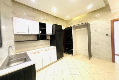 3 Bed Apartment with En Suite in Kileleshwa - 4